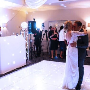 couple first dance wedding